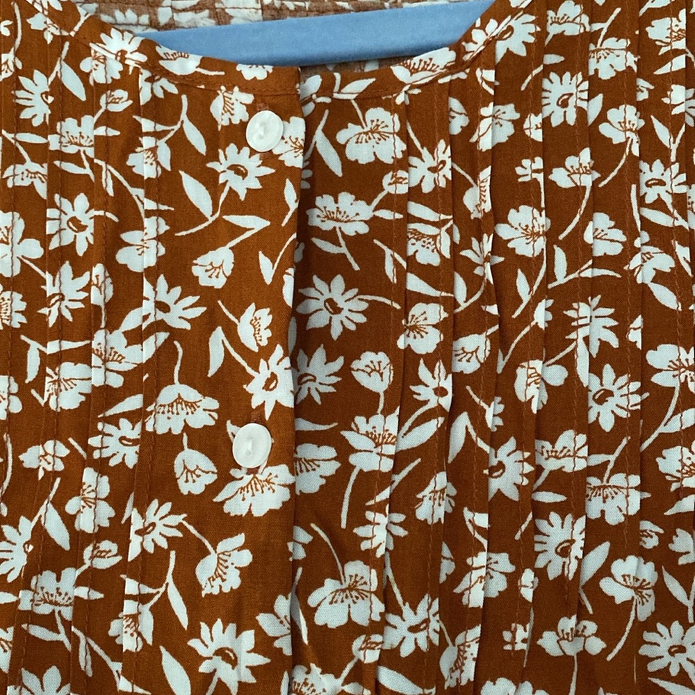 Old Navy Burnt Orange Floral Button-Up Top - Picture 3 of 5